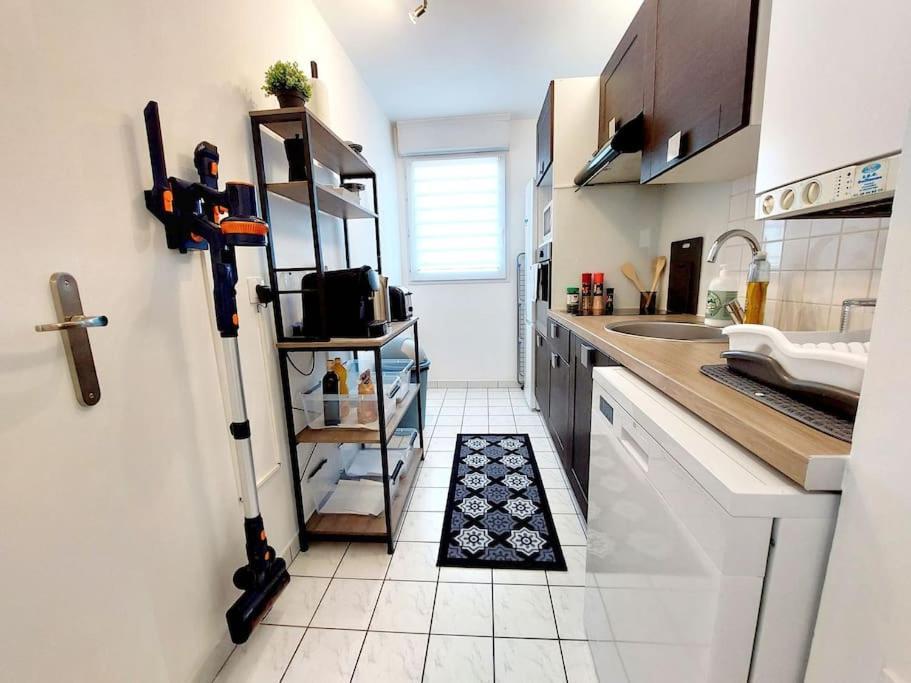 קרגי Cosy Home 2, 2 Chambres, 6 Personnes, 3 Min Gare, Parking מראה חיצוני תמונה