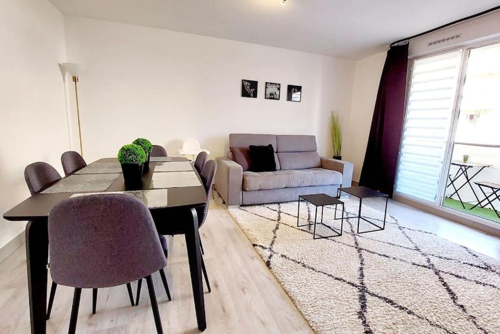 קרגי Cosy Home 2, 2 Chambres, 6 Personnes, 3 Min Gare, Parking מראה חיצוני תמונה