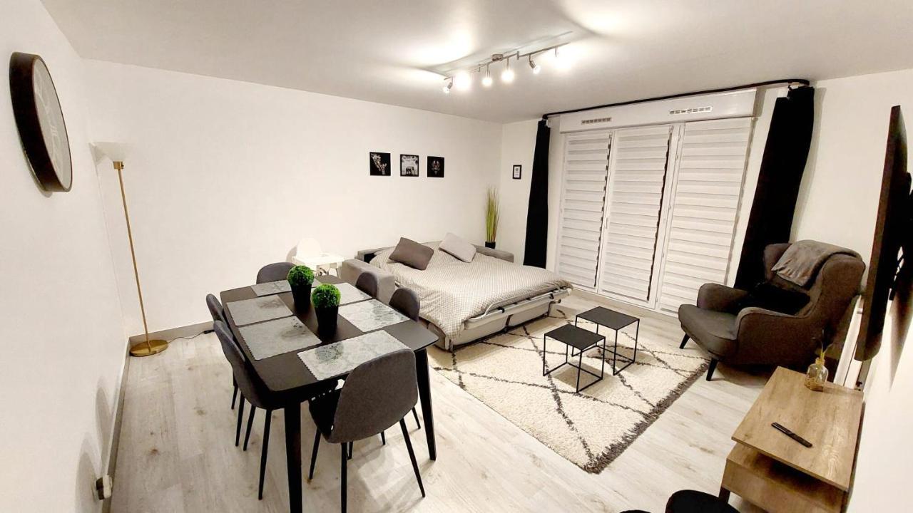 קרגי Cosy Home 2, 2 Chambres, 6 Personnes, 3 Min Gare, Parking מראה חיצוני תמונה