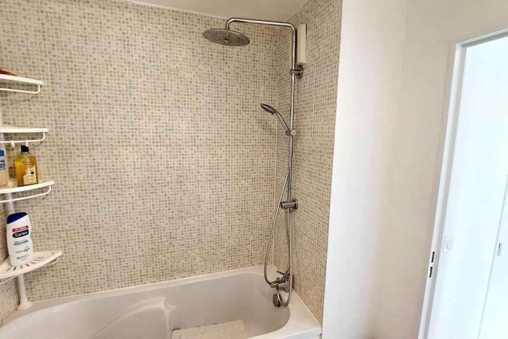קרגי Cosy Home 2, 2 Chambres, 6 Personnes, 3 Min Gare, Parking מראה חיצוני תמונה